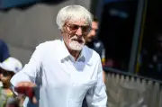 Ecclestone sieht Hamilton trotz Ferrari-Debakel auf Rekordkurs zum achten WM-Titel