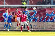 Energie Cottbus hält Rostock im Aufstiegsrennen mit 0:0 auf Distanz