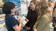 Erste Jobmesse in Loitz begeistert Schüler: 26 Ausbildungsbetriebe im direkten Gespräch