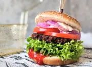EU-Kompromiss: Veggie-Burger bleiben erlaubt, veganer Speck muss umbenannt werden