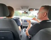 Fahrschulreform beschlossen: Weniger Sonderfahrten und Eltern als Co-Piloten
