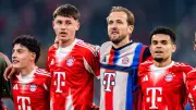 FC Bayern feiert Debütanten-Welle mit Weißwurst-Ritual und Trikot-Wand