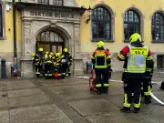 Feuerwehr Bad Lauchstädt trainiert Ernstfall: Großübung an Goethe-Schule mit 54 Einsatzkräften