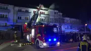 Feuerwehreinsatz in Rostock: Dachstuhlbrand in Toitenwinkel zwingt 15 Bewohner zur Evakuierung