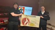 Feuerwehrmann gründet Firma Fire-Made: Ausrüstung für Kameraden und Spenden für Jugendfeuerwehr