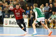 Flensburg trotz drei Roter Karten siegreich: Handball-Bundesliga bleibt spannend