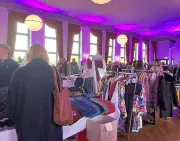 Fünfte Auflage von „Glitzer & Gedöns“: Fashion-Flohmarkt im Dessauer Golfpark