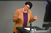 Grüne fordern von Kanzler Merz mehr Einsatz gegen digitale Gewalt an Frauen