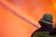 Großbrand in Tischlerei bei Ritterhude: Dachsturz und 200.000 Euro Schaden