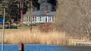 Großbrand knapp verhindert: Feuerwehr löscht brennende Solaranlage auf Seminargebäude