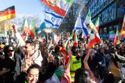Hannover: Demonstrationen nach Angriff auf Iran - Flaggen und Solidarität