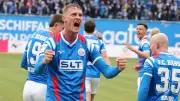 Hansa Rostock feiert irres 5:1 gegen Duisburg - Aufstieg rückt näher