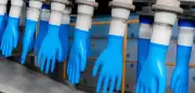 Irankrieg verursacht Lieferengpässe: Einweghandschuhe und Schutzkittel werden knapp