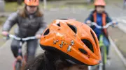 Kinderhelme im Test: Kein Modell überzeugt vollständig - Günstigster ist Testsieger