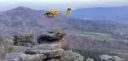 Kletterunfall am Battertfelsen: Mann nach vier Meter Sturz per Hubschrauber gerettet