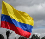 Kolumbien: Militärflugzeug mit über 120 Menschen abgestürzt – Dutzende gerettet