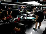 Kurioser Mercedes-Crash beim Formel-1-Qualifying in Australien: Kühler vergessen