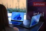 Lenovo präsentiert revolutionären Laptop mit doppeltem Monitor auf der MWC