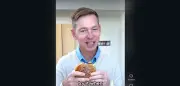 McDonald's-CEO im viralen Burgertest: Winziger Biss löst Spott in sozialen Netzwerken aus