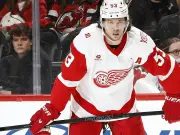 Moritz Seider glänzt mit zwei Assists im 400. NHL-Spiel – Detroit Red Wings siegen 5:2