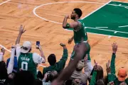 Nach zehn Monaten Verletzungspause: Jayson Tatum feiert bewegendes NBA-Comeback für die Celtics