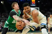 NBA: Bucks verlieren trotz Comeback von Antetokounmpo deutlich gegen Celtics
