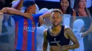Neymar überrascht treuen Santos-Fan mit persönlichem Geschenk – emotionale TV-Szene