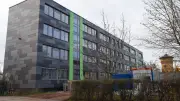 Polizei vor Schule in Köthen: Gewaltandrohung in Schüler-Chat löst Ermittlungen aus