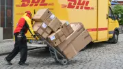 Polizei warnt vor Paketbetrug: 63-Jährige erhält seit Wochen unbestellte Sendungen