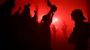 Pyro-Chaos vor dem Camp Nou: Barcelona-Fans attackieren Team-Bus vor Pokalspiel