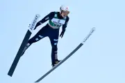 Raimunds erster Weltcup-Sieg nach Disqualifikation von Prevc in Lahti