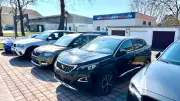 Rätselhafte Ansammlung: Warum immer mehr abgemeldete Autos auf Bernburger Lidl-Parkplatz stehen