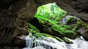 Rumäniens unterirdischer Gletscher: Ein Naturwunder wächst seit Jahrtausenden
