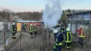 Schuppenbrand in Wredenhagen: Feuerwehr verhindert Ausbreitung – Ursache unklar