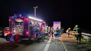 Schwerer Unfall auf A14 bei Halle: Feuerwehr befreit eingeklemmten Fahrer nach Frontalzusammenstoß