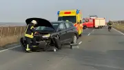 Schwerer Unfall auf B 80 bei Aseleben: Zwei Personen mit Verletzungen - Straße voll gesperrt