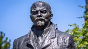 Schweriner Lenin-Statue: Stadtvertretung lehnt Denkmallisten-Eintrag ab - Entscheidung liegt beim Land