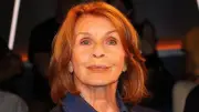 Senta Berger genießt besonderen Kinoabend in München dank ihres Sohnes Simon Verhoeven