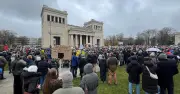 Solidarität mit Collien Fernandes: Tausende demonstrieren in München gegen digitale Gewalt