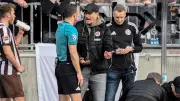 St. Paulis Trainer Blessin kritisiert Schiedsrichter Zwayer nach 0:0 gegen Frankfurt