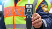 Sturzbetrunkener Radfahrer in Hohenmölsen: Polizei stellt 2,71 Promille fest