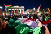 Syrischer Übergangspräsident al-Scharaa in Berlin: Polizei-Großeinsatz und Demos