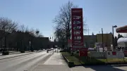 Tankpreise explodieren in Templin: Rentner verschenkt Ostergutscheine aus Frust