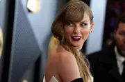Taylor Swift bei iHeartRadio Awards: Sieben Preise und emotionale Dankesrede an Verlobten