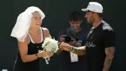 Tennis-Star Aryna Sabalenka trainiert mit Brautschleier - Verrückte Szene in Indian Wells