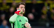 Torwart-Krise beim FC Bayern: Urbig verletzt – Notfallplan gegen Real Madrid?