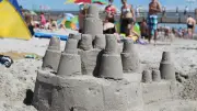 Typisch deutsche Regelwut am Ostsee-Strand: Sandburgen streng reglementiert
