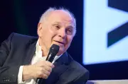 Uli Hoeneß: Bayern-Star Olise nicht für 200 Millionen Euro verkäuflich
