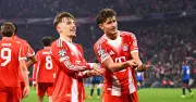Uno-Jubel beim FC Bayern: Karl und Bischof feiern mit Kartenspiel-Geste nach Champions-League-Tor