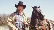 Vom Militär-Karate zur Hollywood-Legende: Die Lebensreise des Chuck Norris